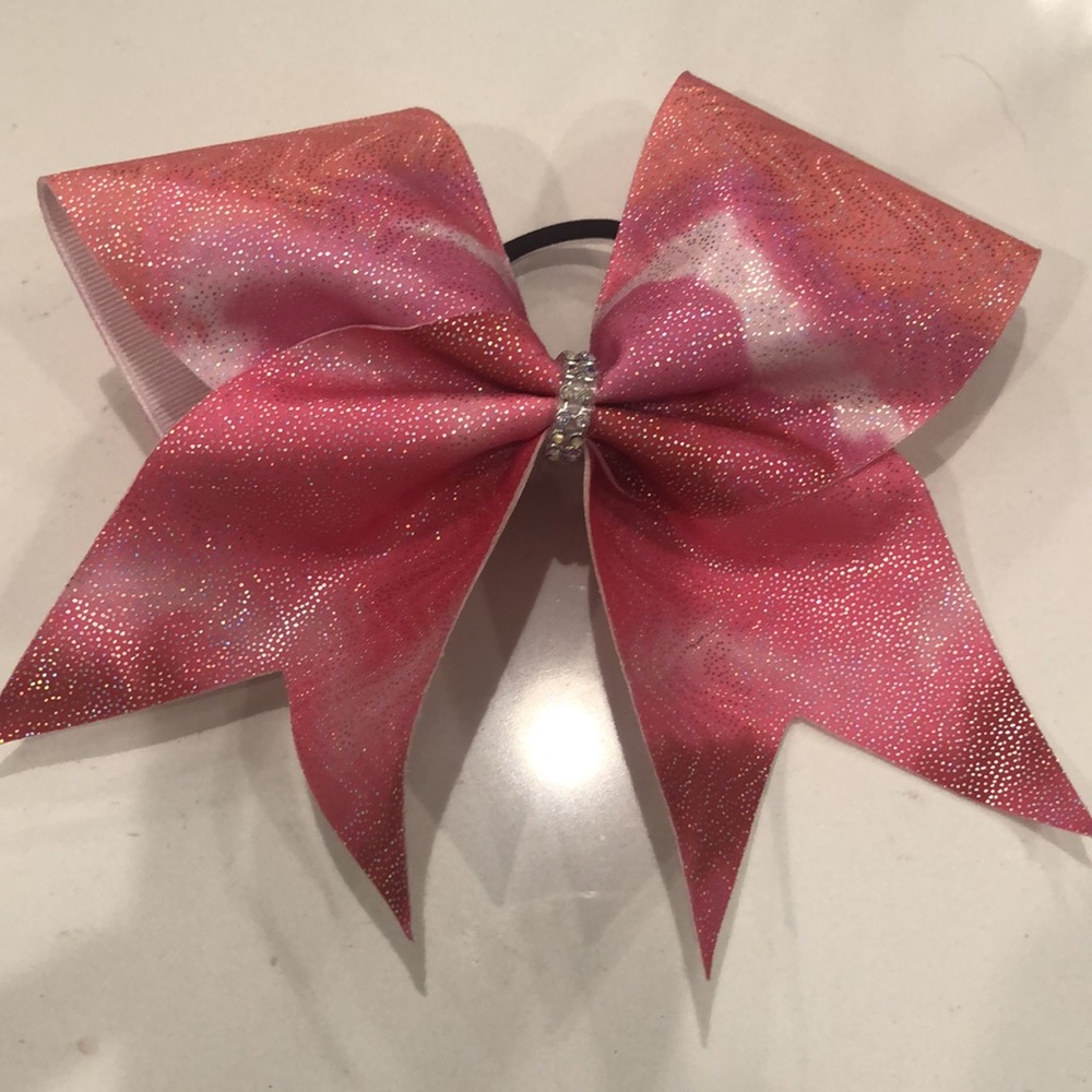 Cheer bow